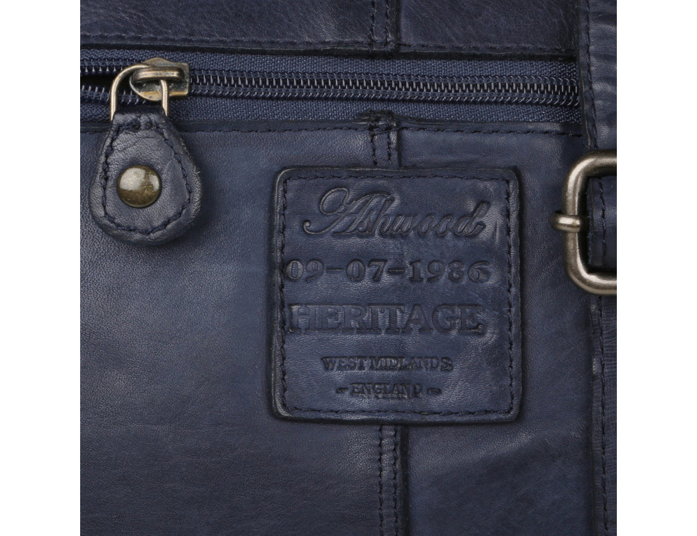 Темно-синя жіноча сумочка з плетеної шкіри Ashwood D71 NAVY - Фотографія № 4
