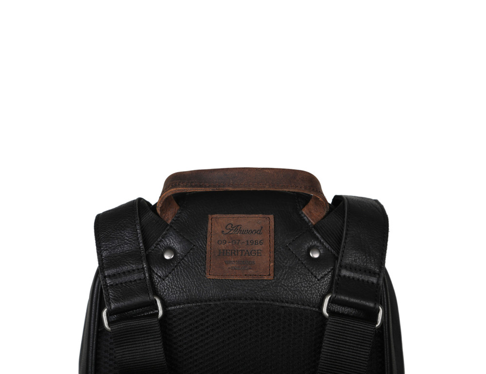 Чоловічий шкіряний рюкзак чорного кольору Ashwood Leather 4555 Black - Фотографія № 5