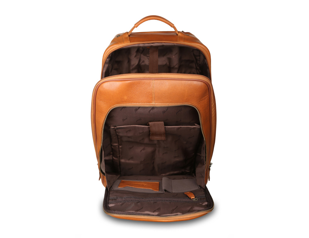 Шкіряна валіза на колесах Ashwood Leather 8148 Tan - Фотографія № 4