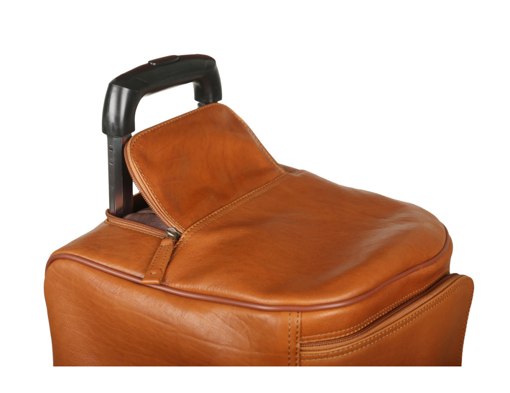 Шкіряна валіза на колесах коньячного кольору Ashwood Leather 8146 TAN - Фотографія № 4