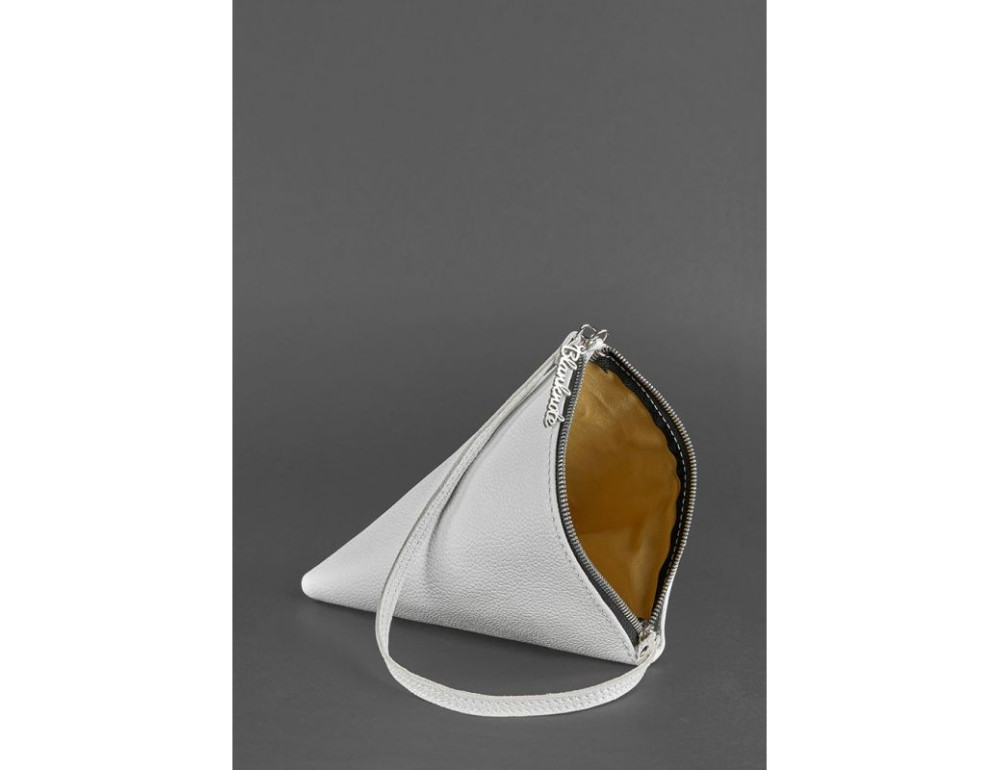 Кожаная женская сумка-косметичка Пирамида белая Blanknote BN-BAG-25-white - Фото № 4