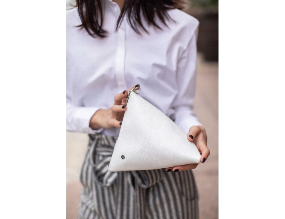 Кожаная женская сумка-косметичка Пирамида белая Blanknote BN-BAG-25-white - Фото № 7