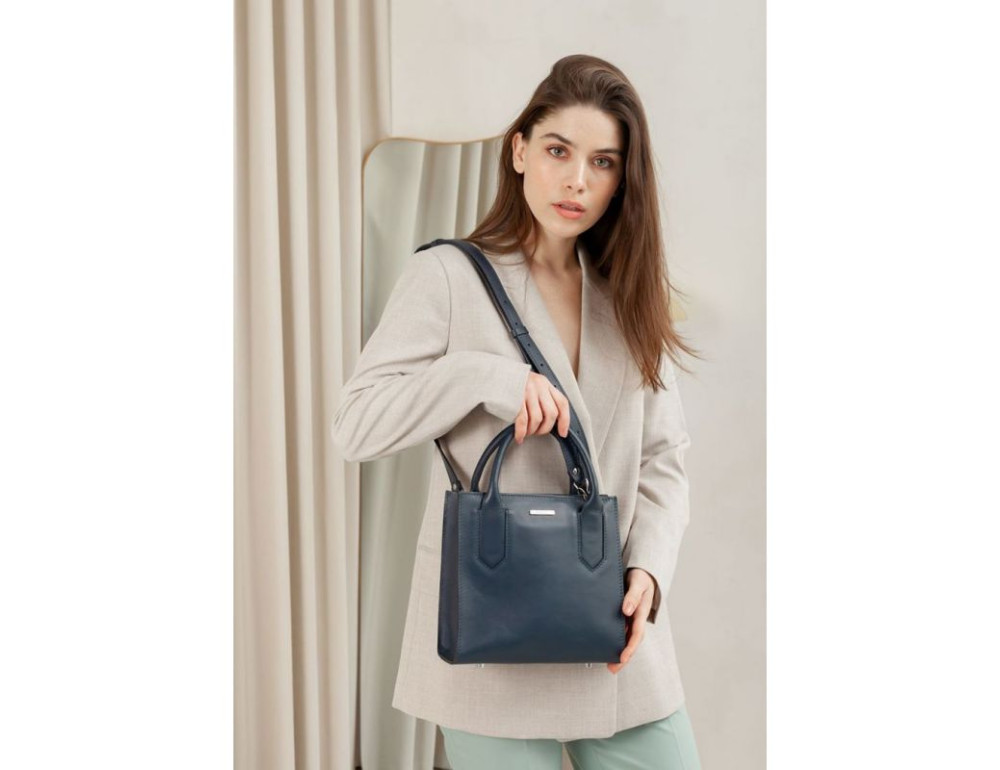 Шкіряна жіноча сумка-кроссбоді темно-синя BN-BAG-28-navy-blue - Фотографія № 8