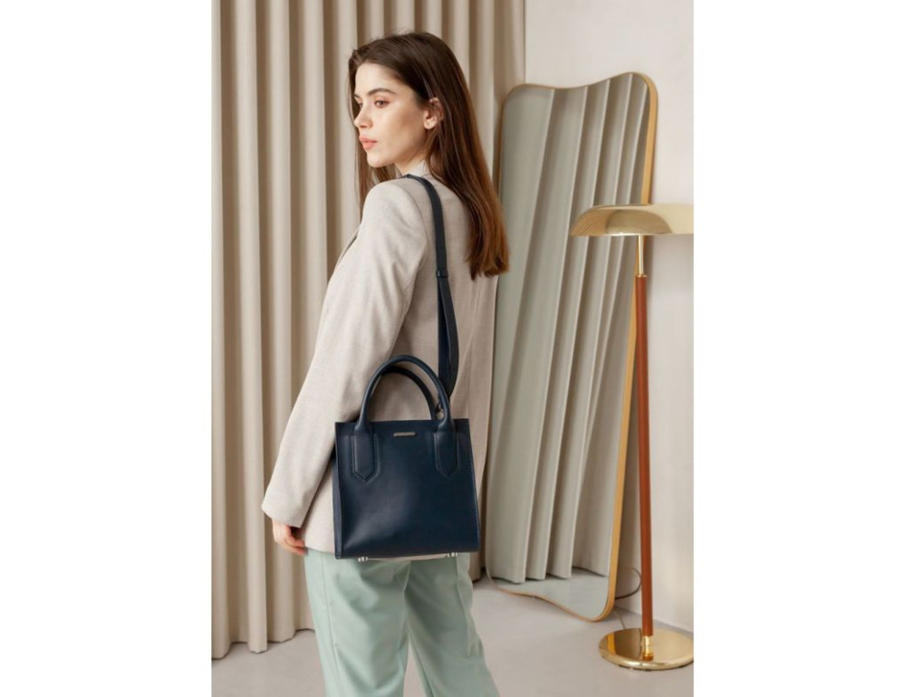 Шкіряна жіноча сумка-кроссбоді темно-синя BN-BAG-28-navy-blue - Фотографія № 10