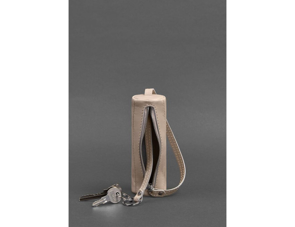 Світло-бежева шкіряна ключниця тубусна Blancnote BN-KL-3-light-beige - Фотографія № 2