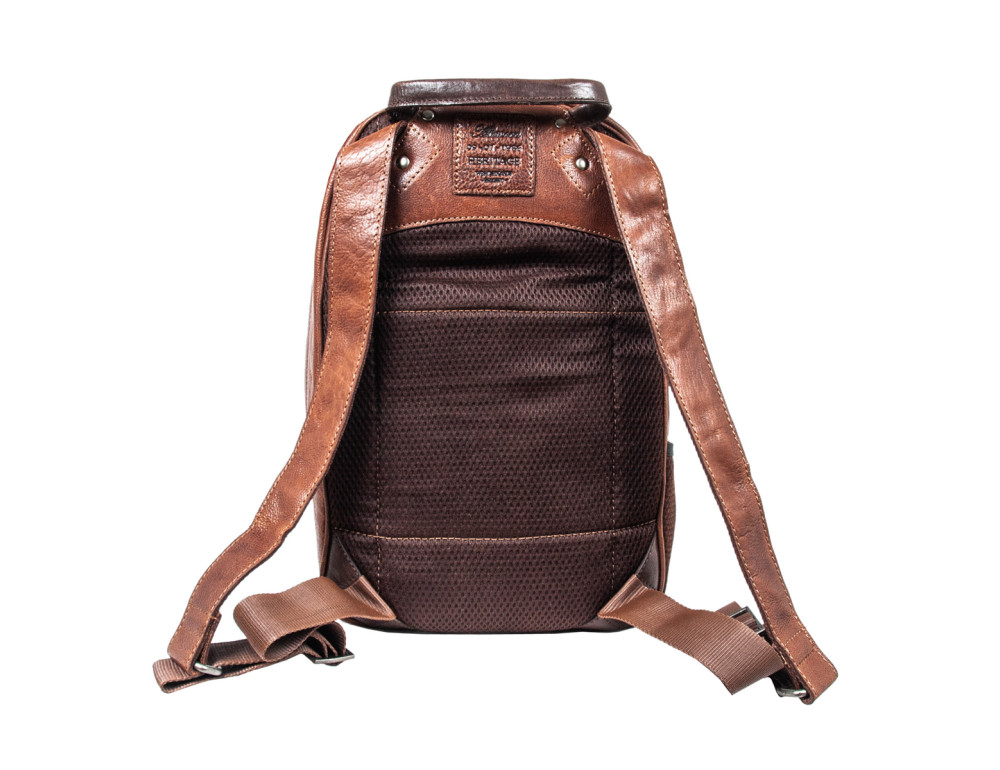 Чоловічий шкіряний рюкзак коричневого Ashwood Leather 4555 Brn - Фотографія № 4