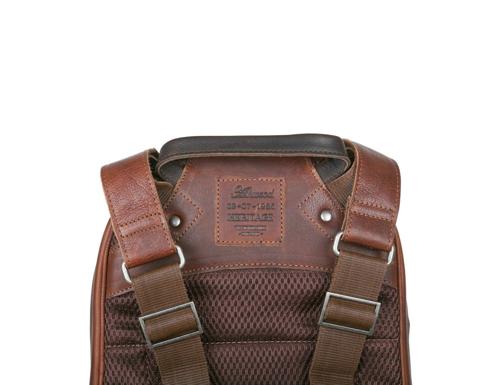 Чоловічий шкіряний рюкзак коричневого Ashwood Leather 4555 Brn - Фотографія № 6