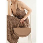 Жіноча шкіряна сумка Сhris maxi бежева TW-Chris-max-caramel - Фотографія № 101 Жіноча шкіряна сумка Сhris maxi бежева TW-Chris-max-caramel - Фотографія № 101
