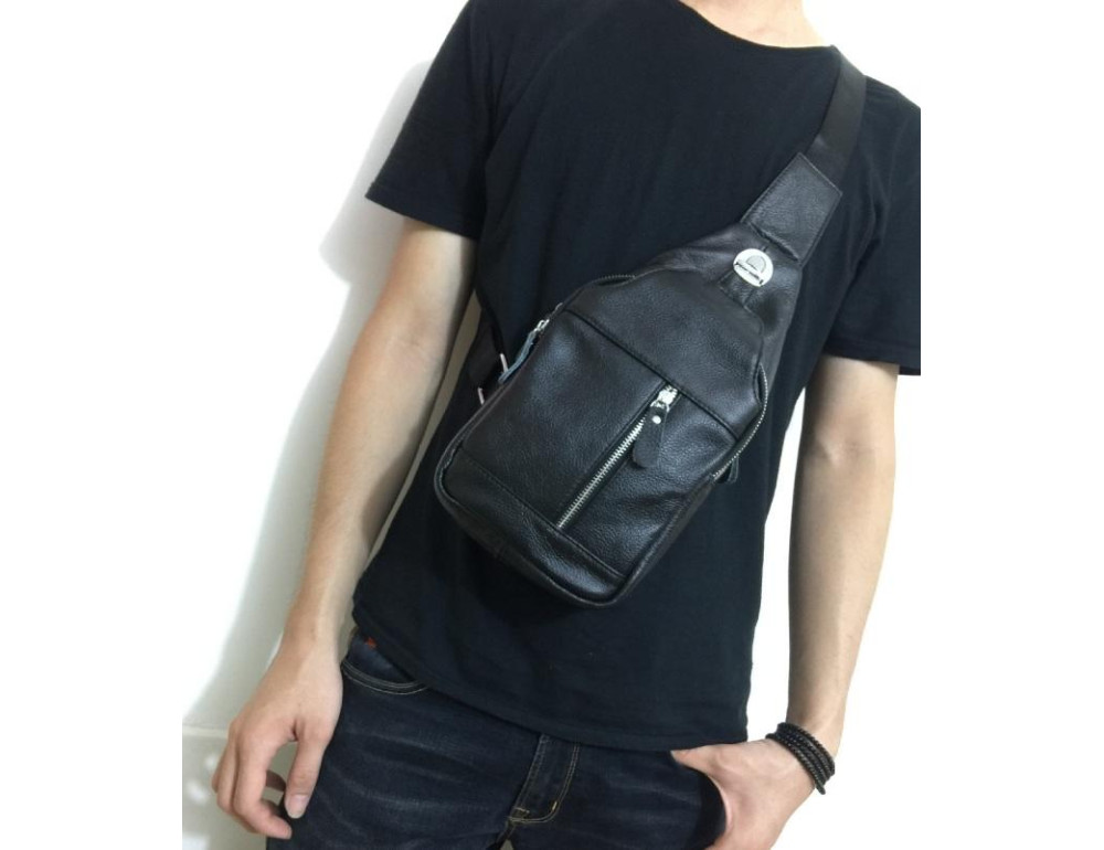 Сумка-мессенджер на грудь мужская кожаная черная Tiding Bag M38-8150A - Фото № 4