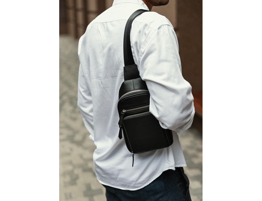 Мужская сумка-слинг кожаная черная Tiding Bag SM8-807A - Фото № 5